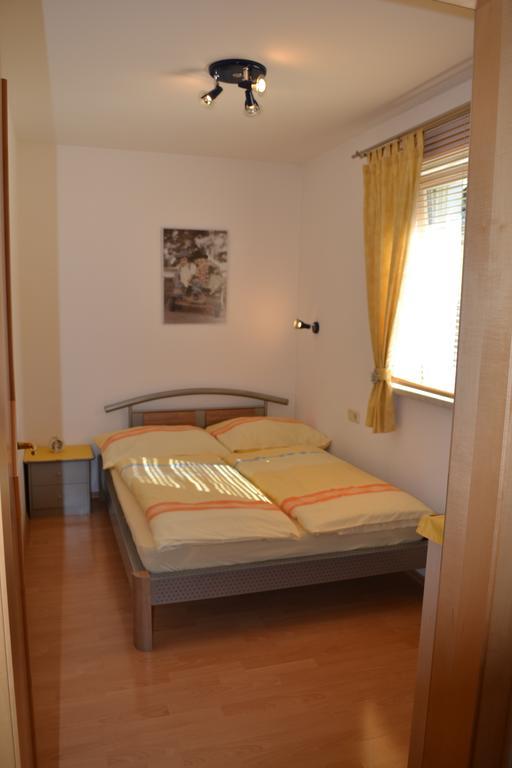 Villa Rupert Und Jasmin Hauser 상트율리흐암필레르시 객실 사진